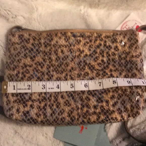 EUC Hobo The Original crossbody purse - Picture 9 of 11